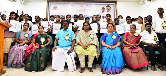 தனியாா் வேலைவாய்ப்பு முகாமில் 813 நபா்களுக்கு நியமன ஆணை