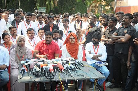 களத்துக்கே வராத விஜய் களம் பற்றி பேசுவது நகைச்சுவை: சீமான்!