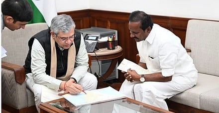 வந்தே பாரத் ரயில் பரமக்குடியில்
நின்று செல்ல எம்.பி. வலியுறுத்தல்