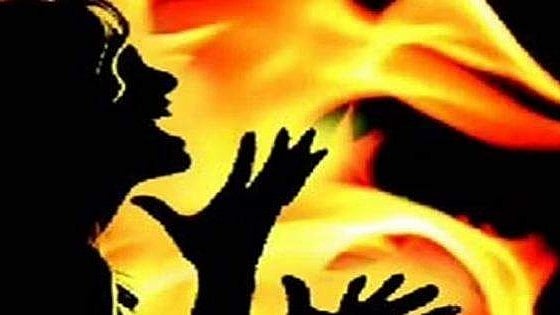 வங்கதேசம்: வன்முறையில் 7 வயது சிறுமி உயிருடன் எரித்துக் கொலை!