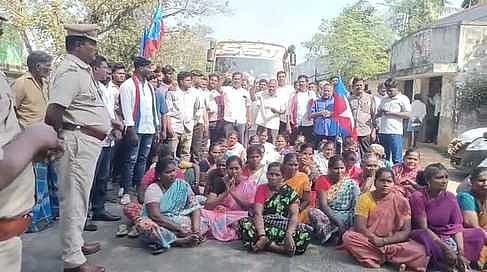 விழுப்புரம் அருகே கிராம மக்கள் சாலை மறியல்