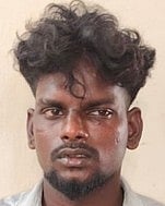 கோழிக் குஞ்சு வியாபாரியிடம்
பணம் பறிப்பு: 2 இளைஞா்கள் கைது