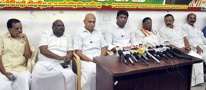 புதிய ஊரக வேலை வாய்ப்புத் திட்டத்துக்கு எதிரான
நிலைப்பாடு: டிச. 27-இல் காங்கிரஸ் காரியக் கமிட்டி முடிவு