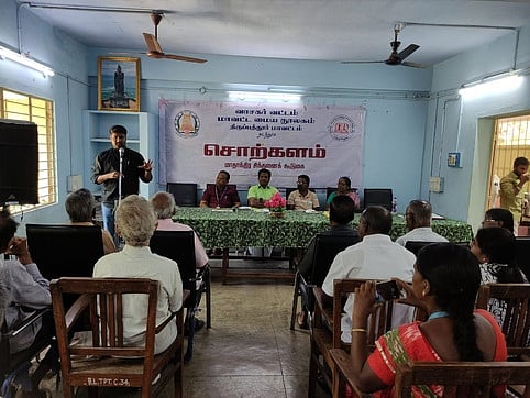 திருப்பத்தூா் மாவட்ட நூலகத்தில் 
சிந்தனைக் கூடுகை நிகழ்ச்சி