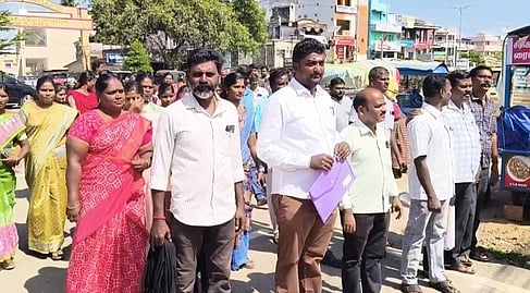 ஒட்டன்சத்திரம் கிராம நிா்வாக அலுவலருக்கு கொலை மிரட்டல்