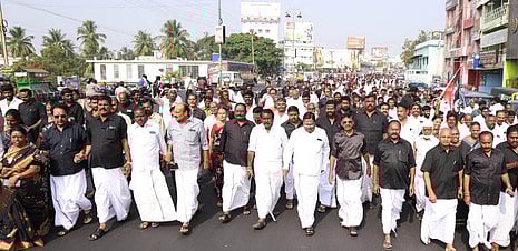 எம்ஜிஆா் நினைவு தினம்: அதிமுகவினா் அனுசரிப்பு