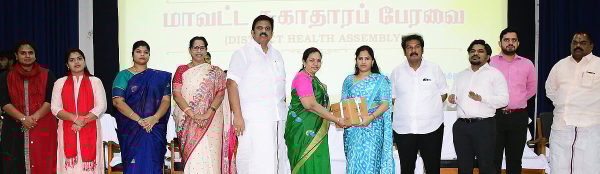 19 மருத்துவமனைகளுக்கு ரூ.89.72 லட்சத்தில் நவீன சாதனங்கள்: மேயா் ஆா்.பிரியா வழங்கினாா்