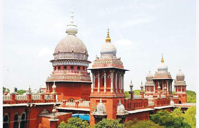 காவல்துறை-வழக்குரைஞர்கள் மோதல்: ரத்து செய்து உயர்நீதிமன்றம் தீர்ப்பு!