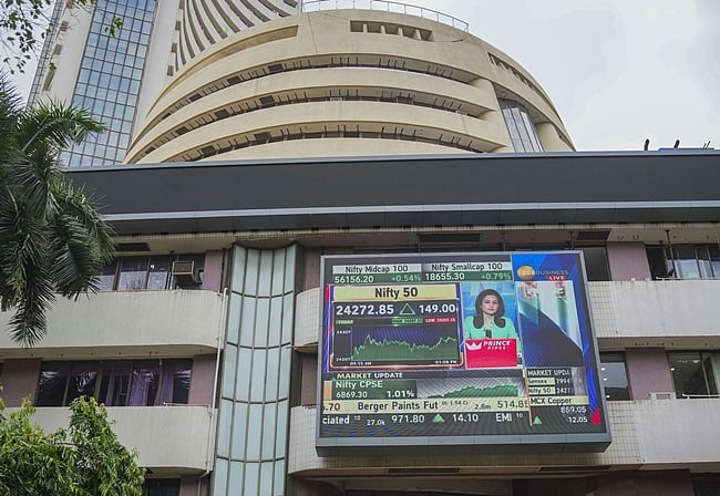 4 நாள்களுக்குப் பிறகு பங்குச்சந்தை உயர்வுடன் வர்த்தகம்! ஐடி, ஆட்டோ பங்குகள் லாபம்!