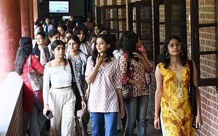 வங்கிக் கணக்கு தொடங்கினால் பணம் கிடைக்குமா? கல்லூரி மாணவர்கள் கவனத்துக்கு!