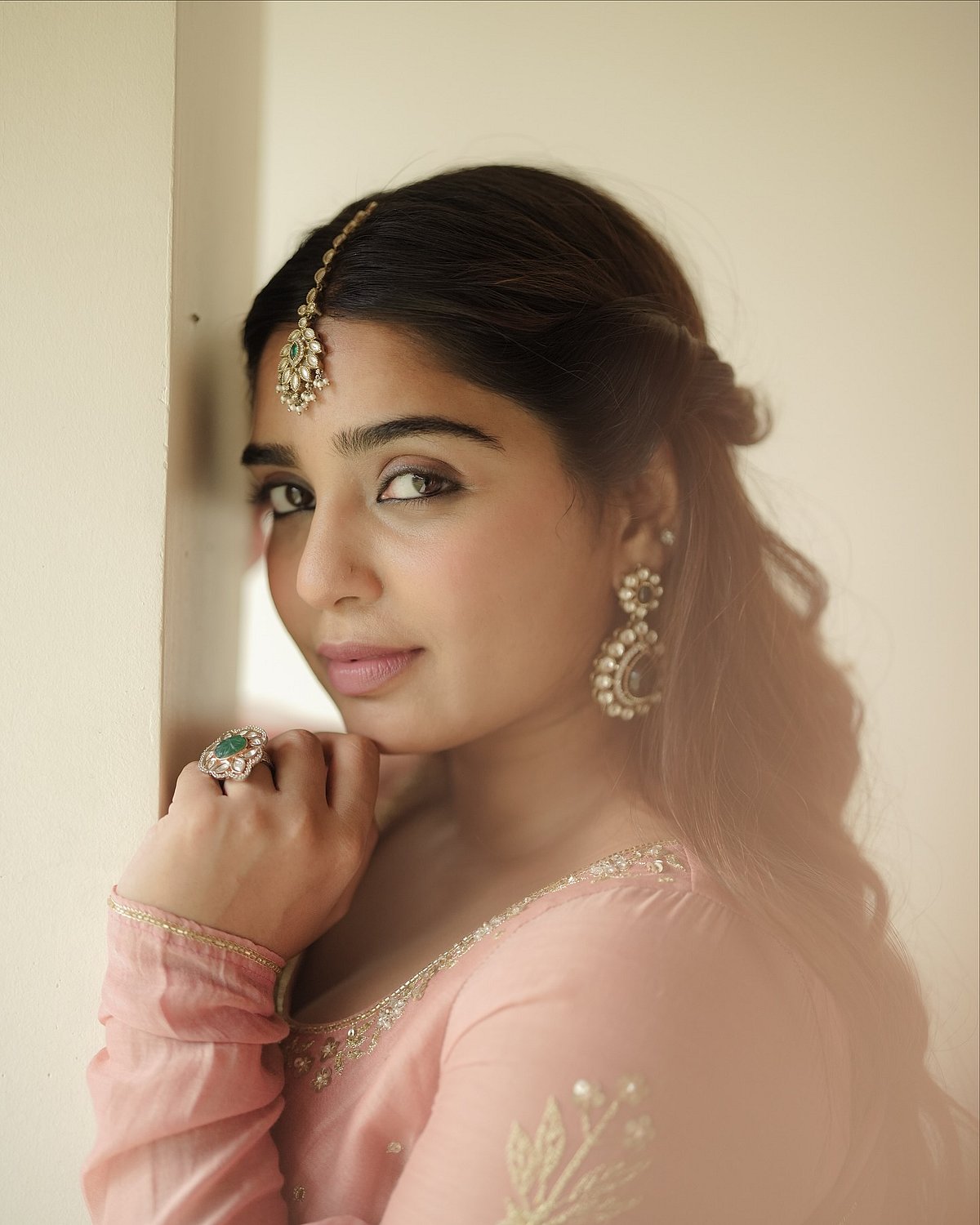 ஆடும் பொம்மை... கௌரி கிஷன்!