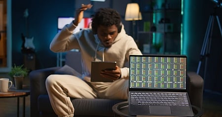 மீளுமா பங்குச்சந்தை? சற்றே உயர்வுடன் வர்த்தகம்! லாபமடையும் ஐடி பங்குகள் !