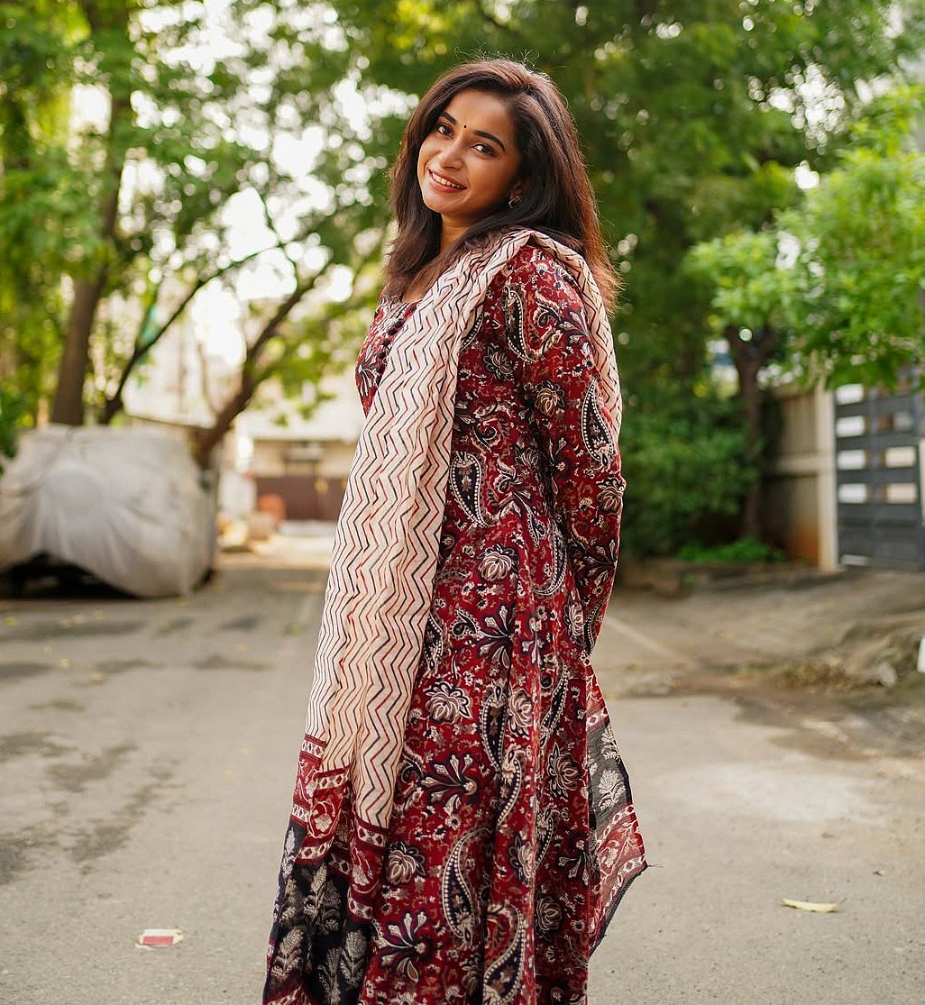 இயல்பின் உச்சம்... ஃபெளசி!