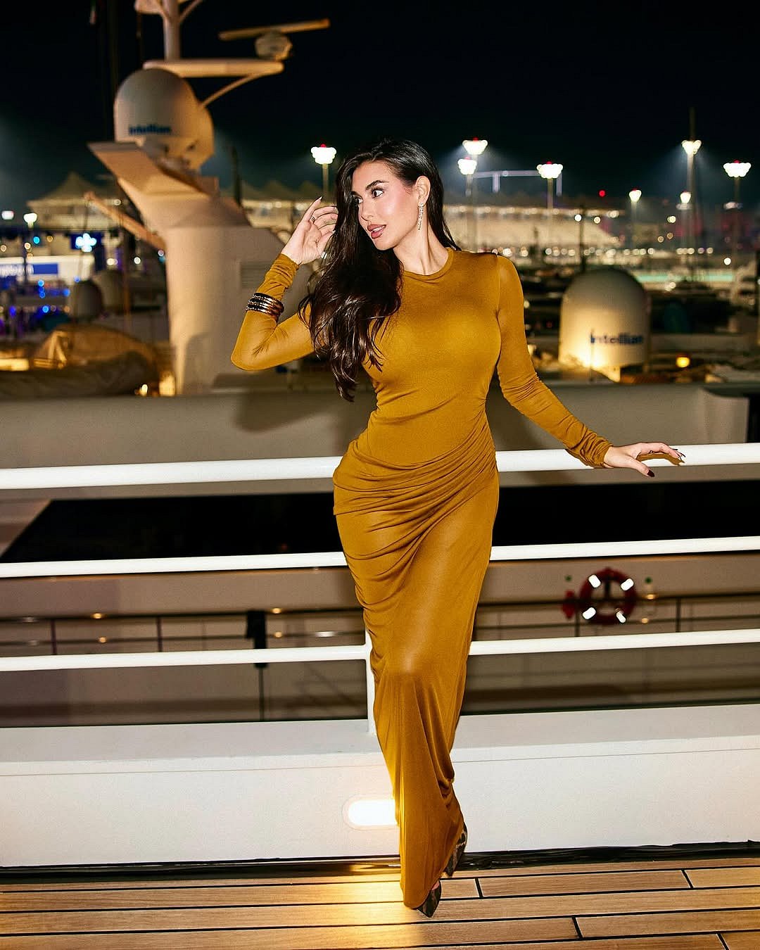 என்ன அற்புதமான இரவு?... யாஷ்மின் சாப்ரி!