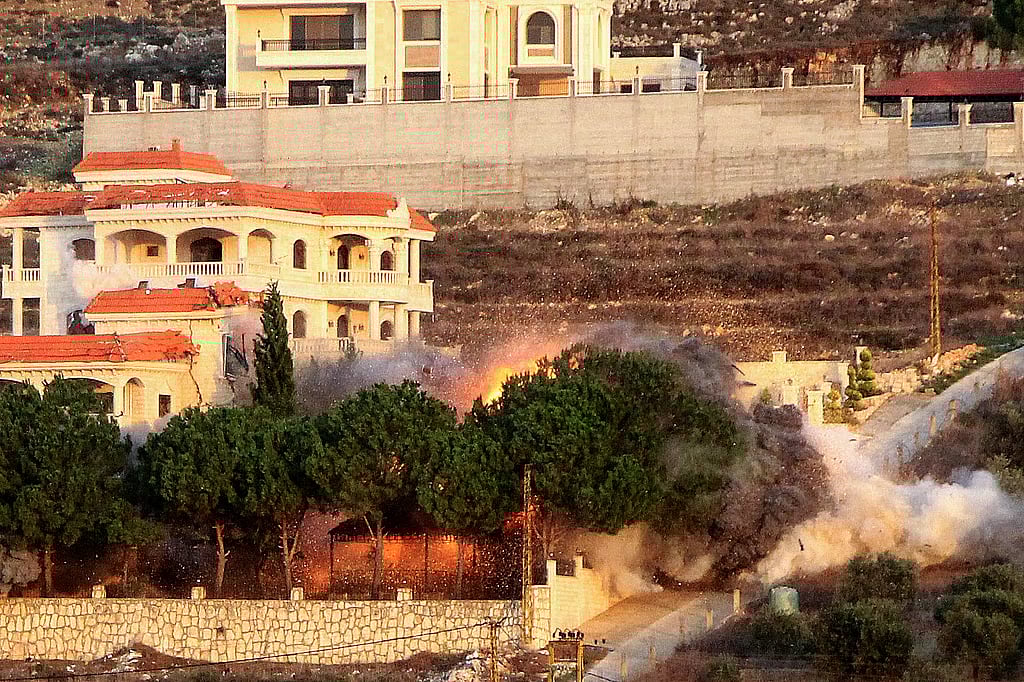 லெபனானில் ஹிஸ்புல்லா தளங்களின் மீது மீண்டும் தாக்குதல்! இஸ்ரேல் அறிவிப்பு!