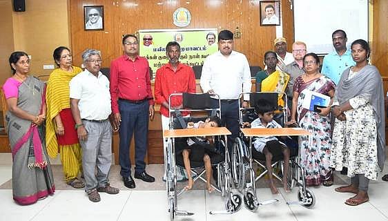 மாற்றுத்திறனாளிகளுக்கு நலத்திட்ட உதவிகள்