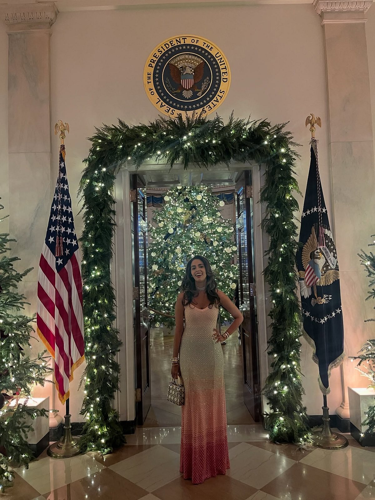 அதிபர் டிரம்ப்பின் கிறிஸ்துமஸ் விருந்தில் பிரபல பாலிவுட் நடிகை!